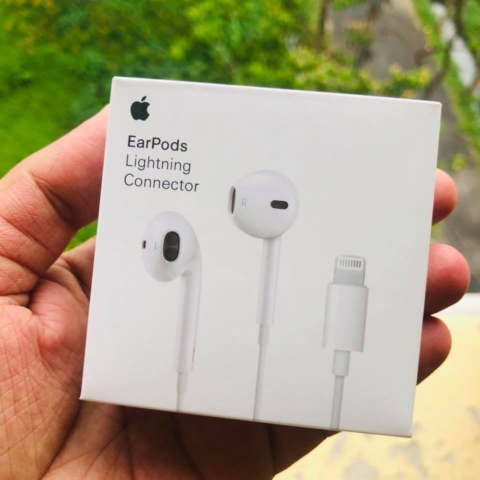 imgi_1_98154676_568311464110861_3252213119874760704_n.jpg Apple EarPods with Lightning Connector - Image 1